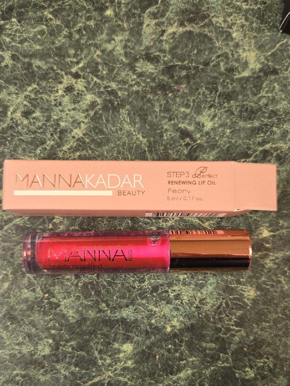 Manna Kadar Renewing Lip Oil Peony